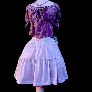 Súper cute spring/summer outfit! great fits love the material!